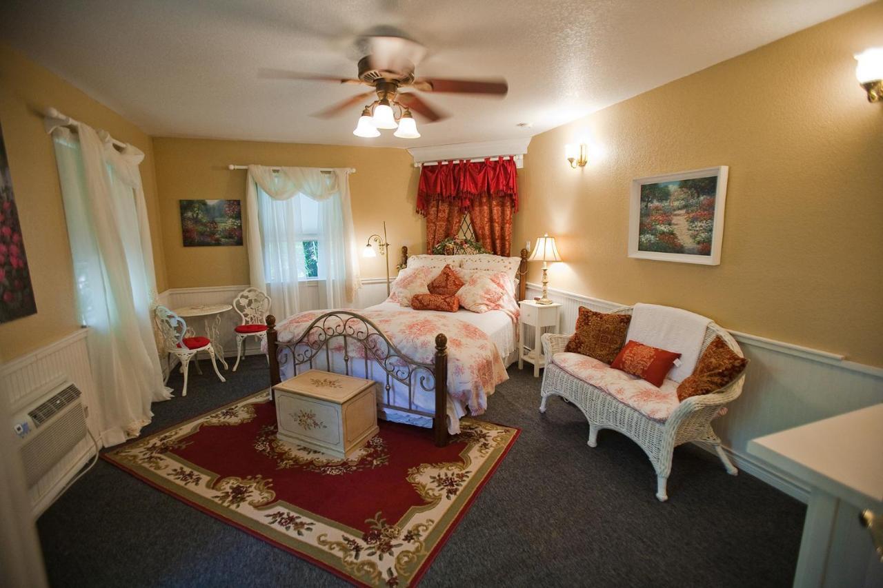 Bed And Breakfast On White Rock Creek Уако Екстериор снимка